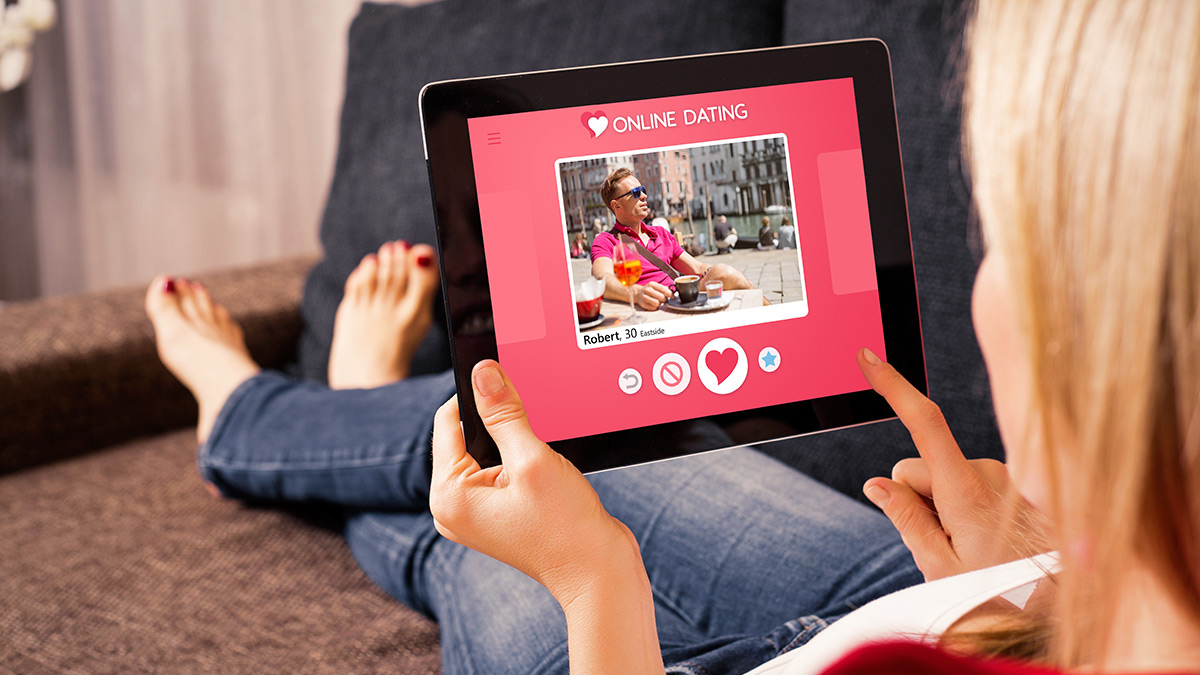 virtual-date-night-ideas-in-lockdown-movies-and-tv-shows-virgin-media